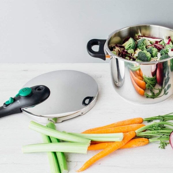 MAGEFESA Dynamic Olla a presión Super rápida de fácil Uso, Acero Inoxidable 18/10, Apta para Todo Tipo de cocinas, Incluido inducción.