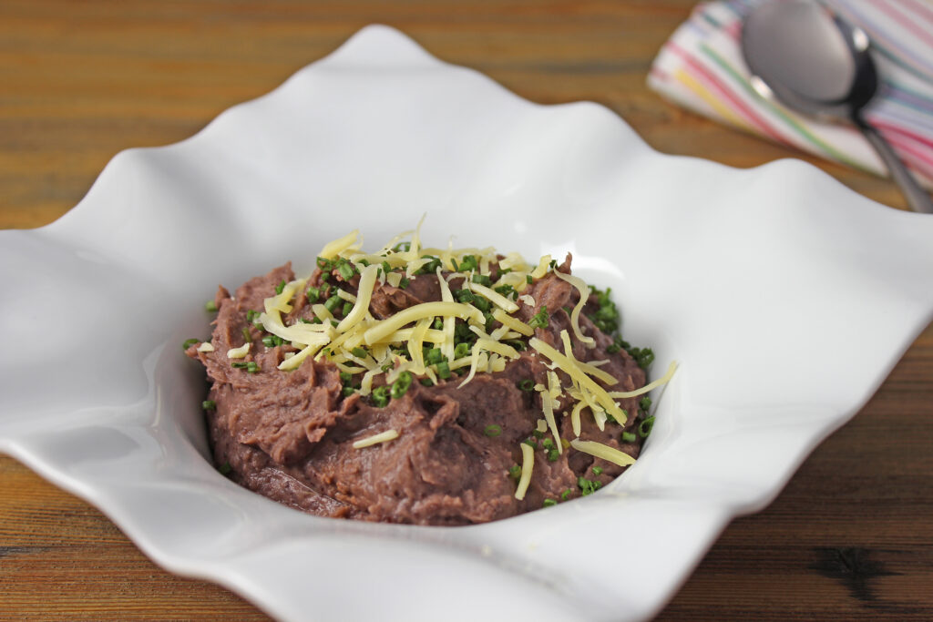 RECETA - Desde El Salvador nos llega esta magnifica receta facil y completa de unos fantasticos Frijoles refritos para pupusas